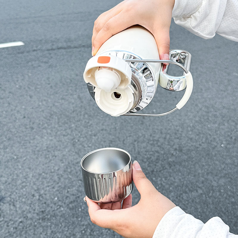 Bouteille d'eau isotherme en a - Portable Bottle Warmer avis et prix
